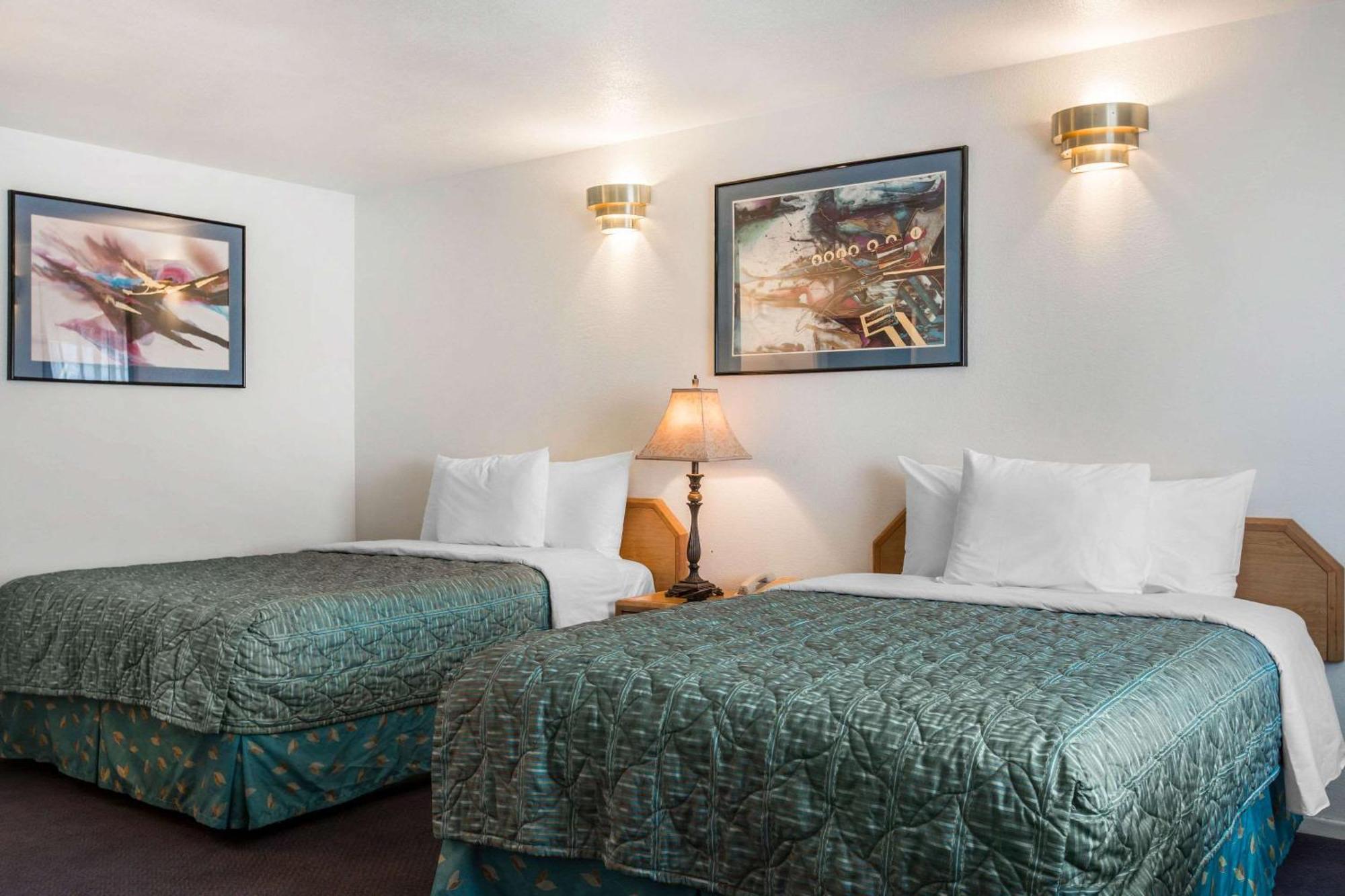 Rodeway Inn Бомонт Екстериор снимка
