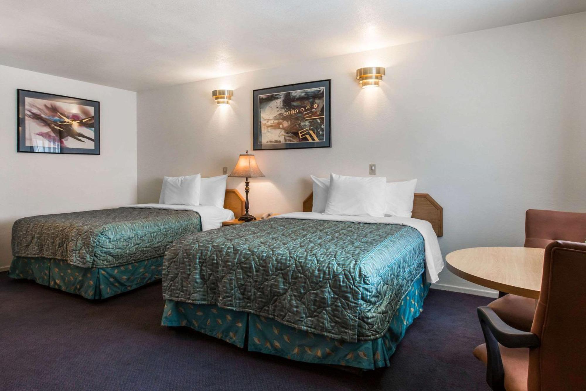 Rodeway Inn Бомонт Екстериор снимка