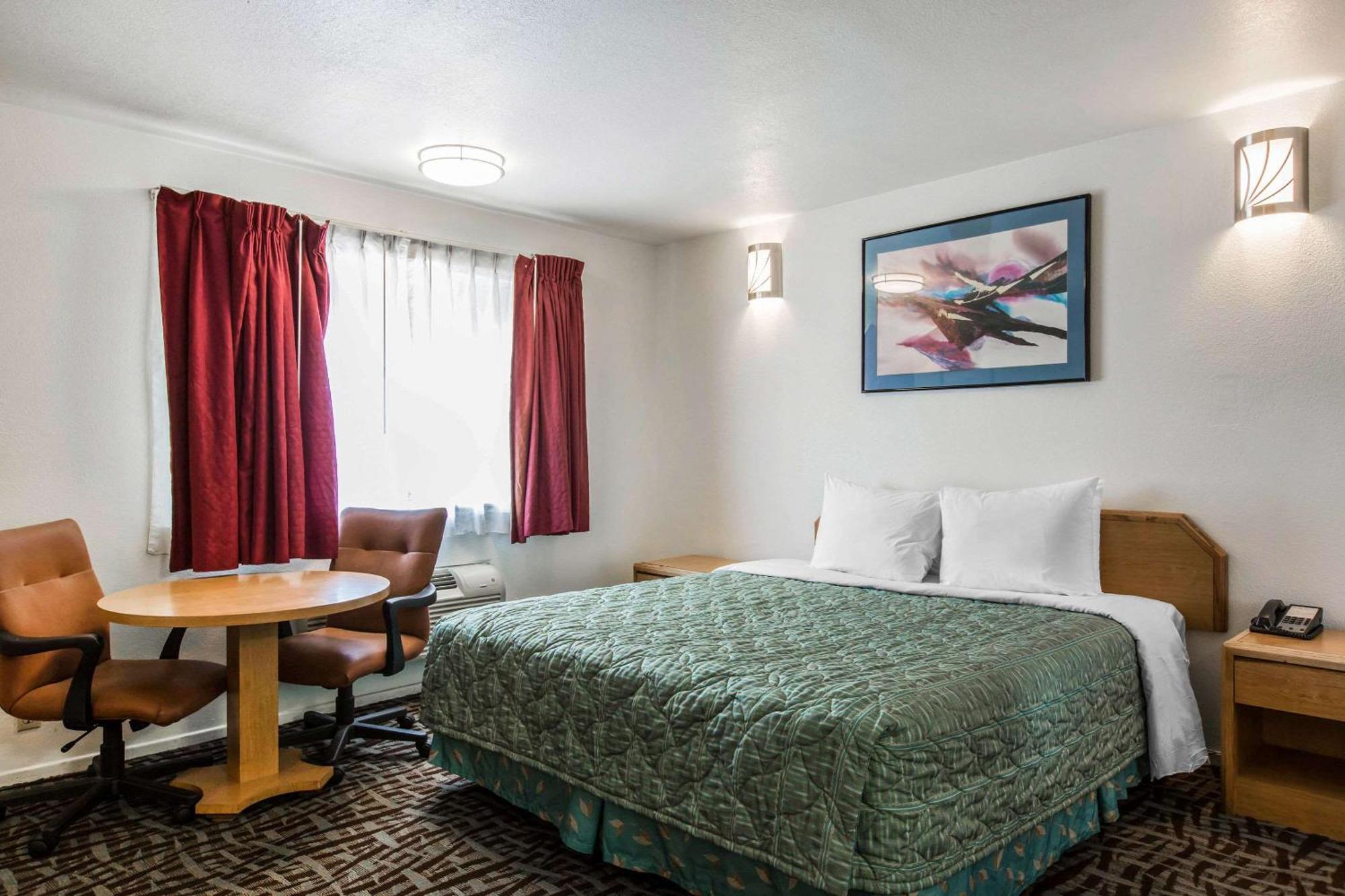 Rodeway Inn Бомонт Екстериор снимка
